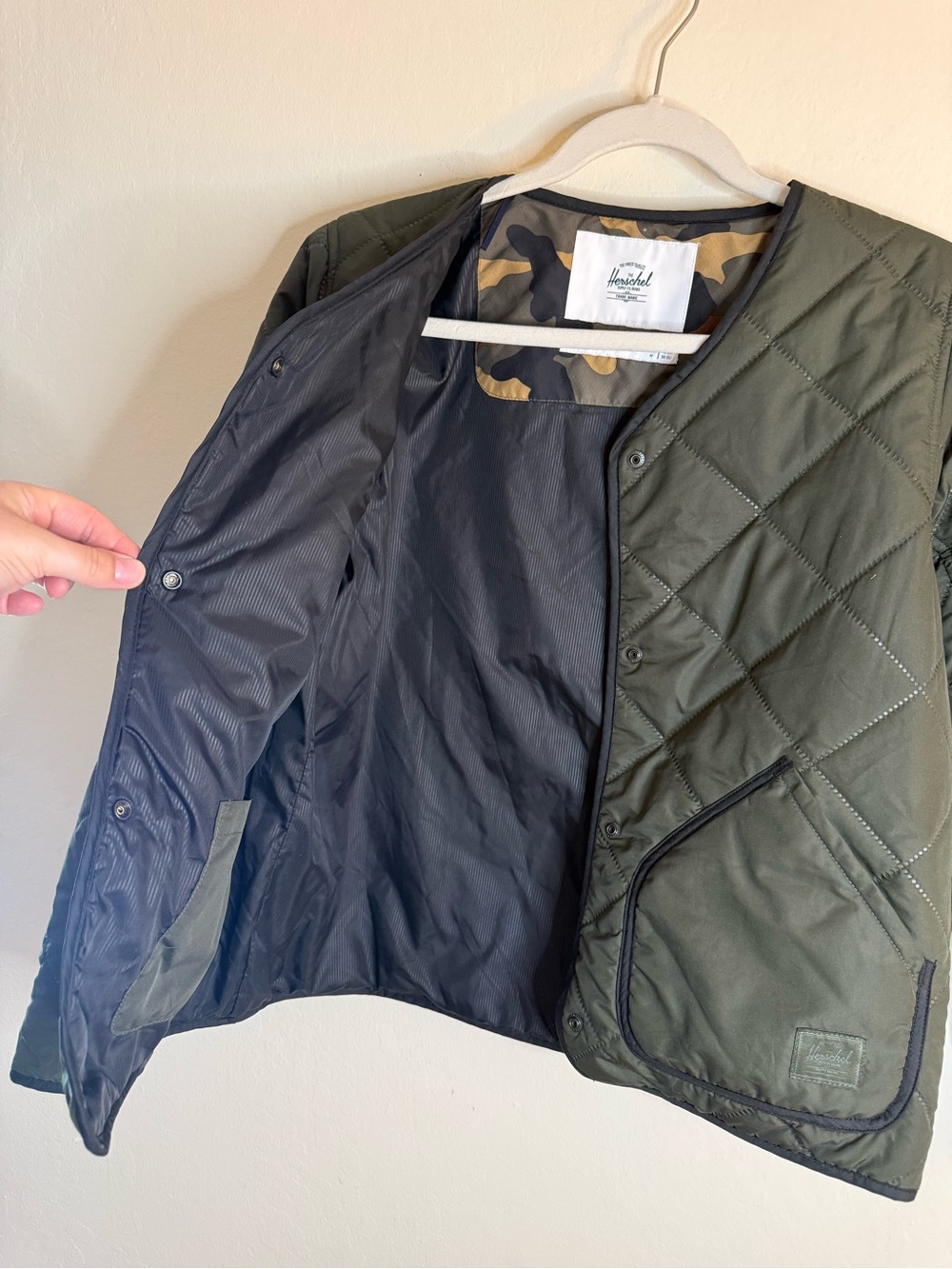 Herschel Supply Co. Sonic Quilted Jacket Size Medium - Picture 9 of 12